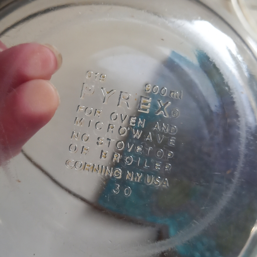 Pyrex casserole - Picture 4 of 4